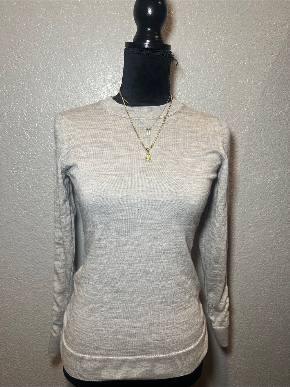 Banana Republic Light Gray Long Sleeve Crewneck Sweater 100% merino wool